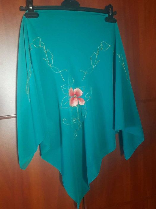 Ексклюзивна хустка з ручною вишивкою