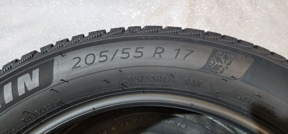 205.55.17 Michelin Alpin7 2шт