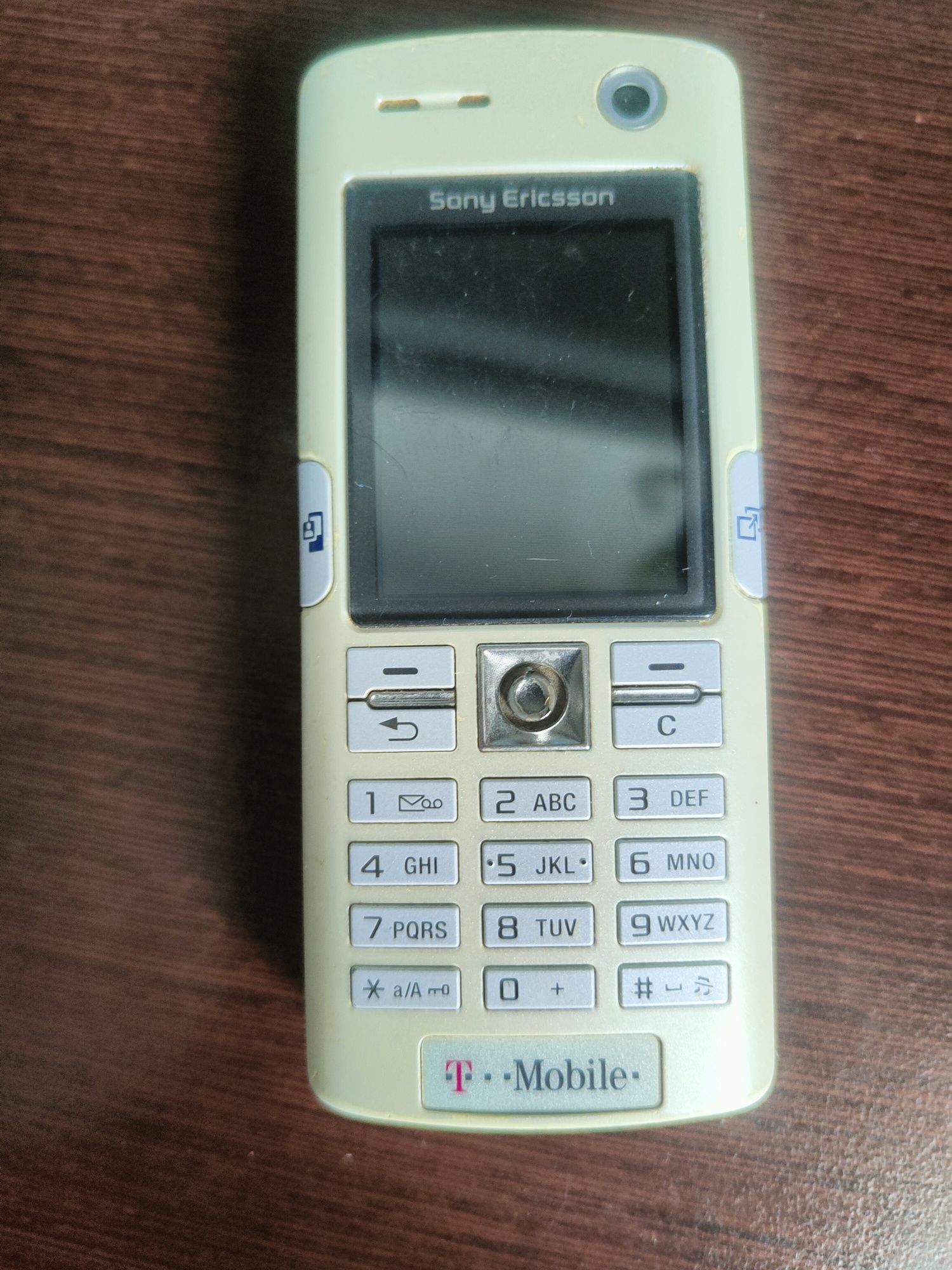 Telefon Sony ericsson k608i