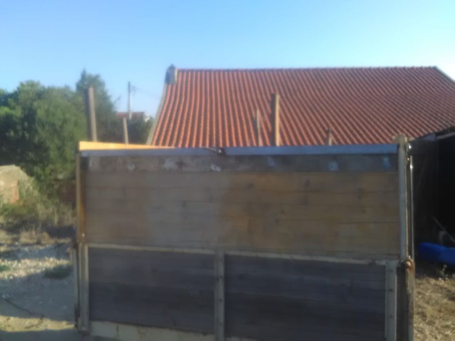 Reboque com basculante