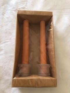 Conjunto de castiçais com vela