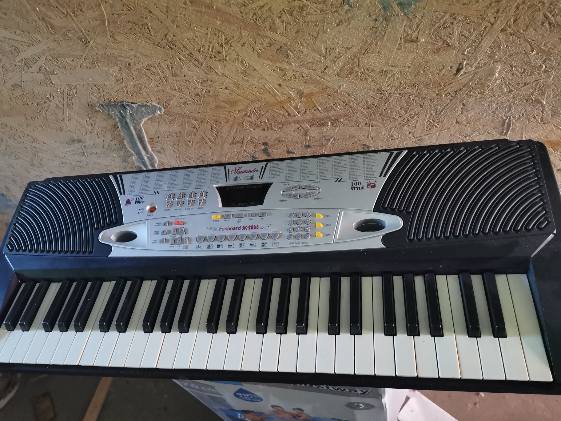 Sprzedam keyboard SANTANDER.