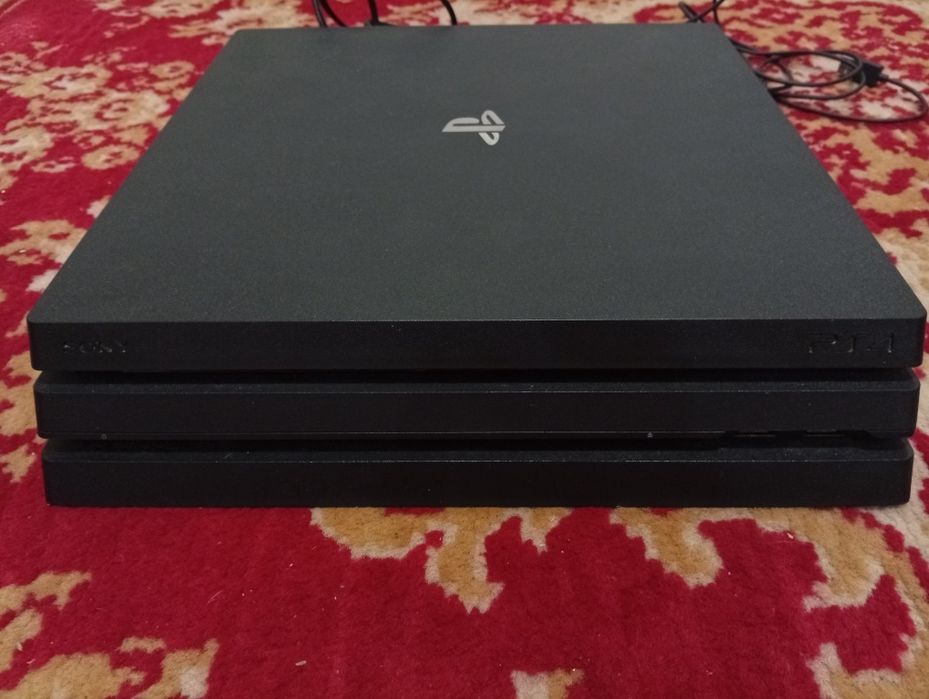 PS4 Pro 1TB + FC25