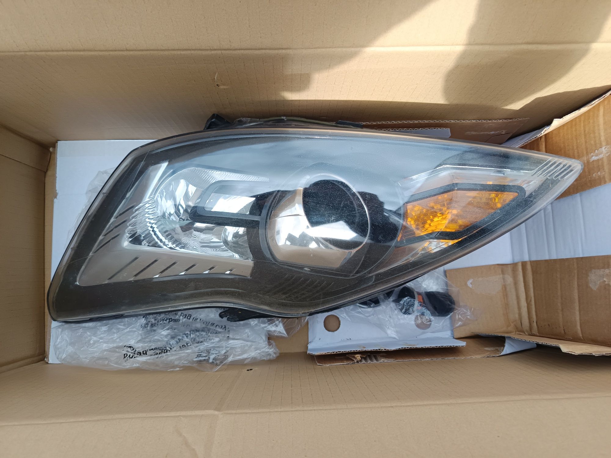 Lampy reflektory przednie Ford Focus II MK2