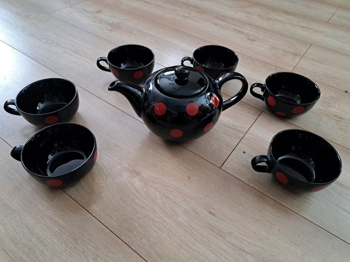 Zestaw herbaciany, kawowy, czajniczek i filiżanki czarny w kropki