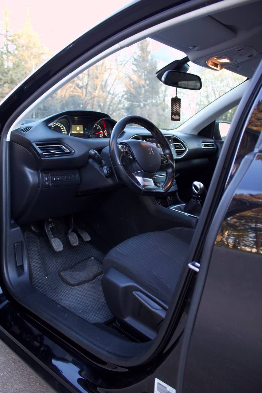 Peugeot 308 2016 1,6 дизель