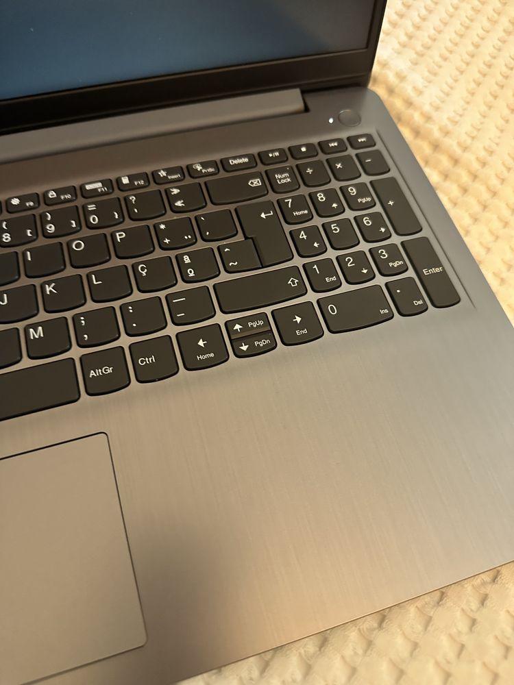 Vendo notebook LENOVO