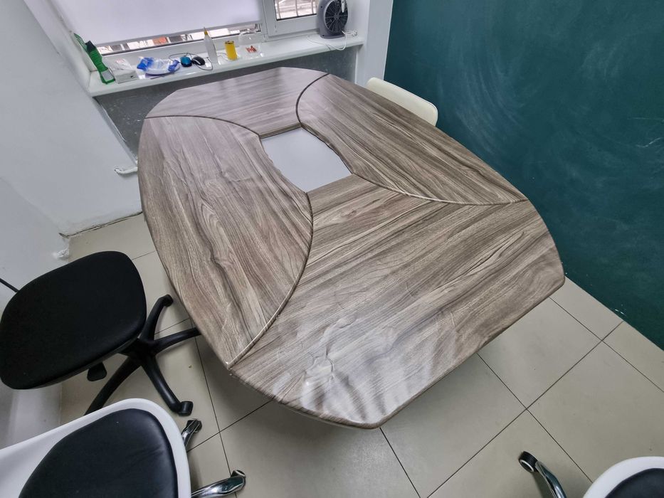 Стіл для офісних або складських потреб