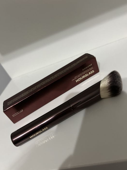 Hourglass ambient soft glow brush pedzel do podkladu ścięty nowy