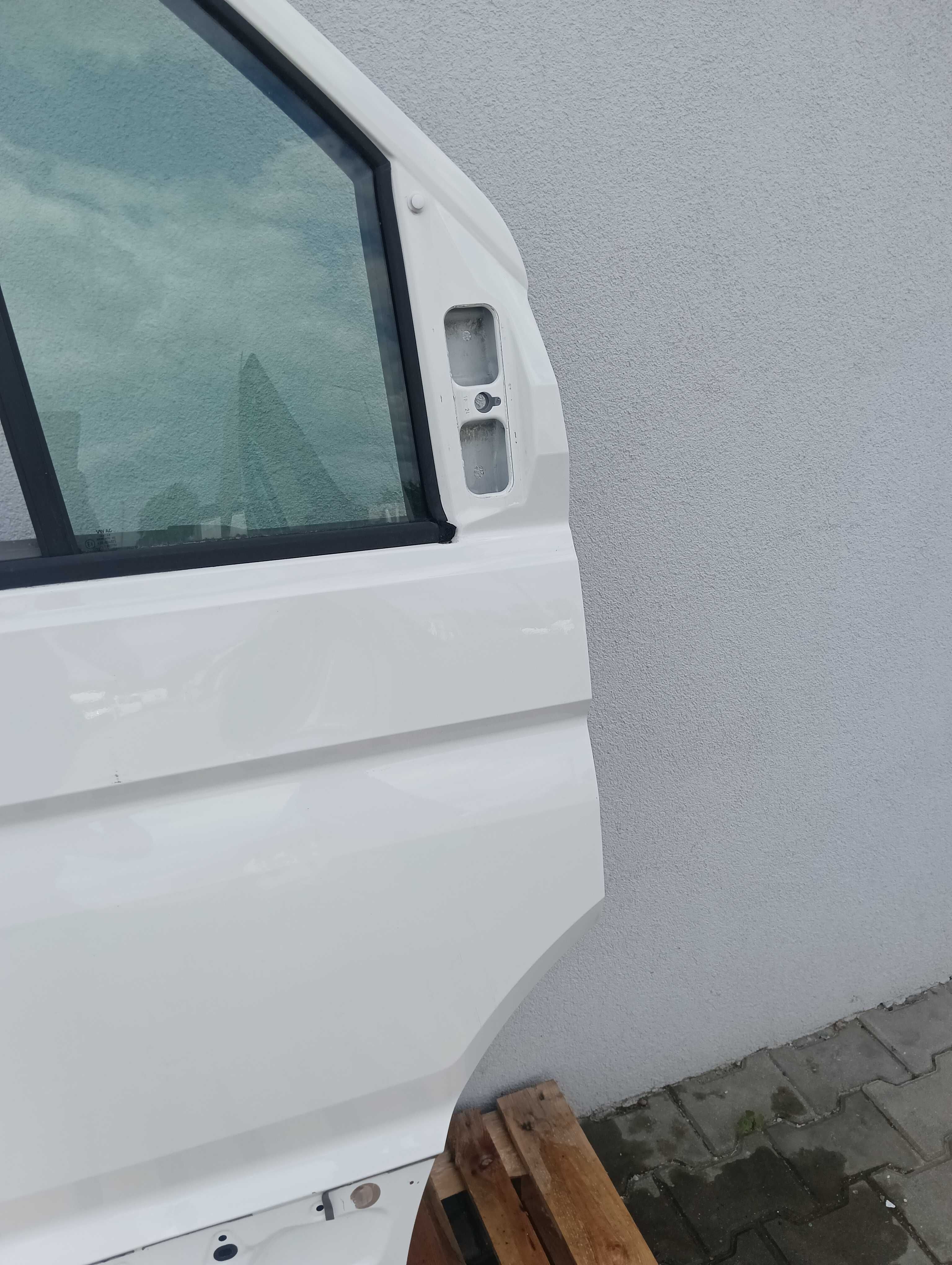 Drzwi Przednie Prawe VW CRAFTER II 2017 MAN TGE białe A2595-06
