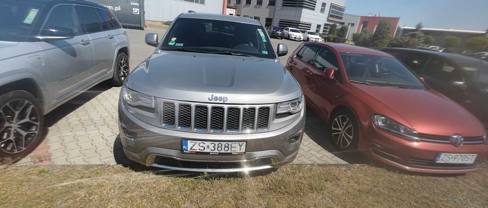Jeep Grand Cherokee Overland bezwypadkowy max wers salon Polska fv vat