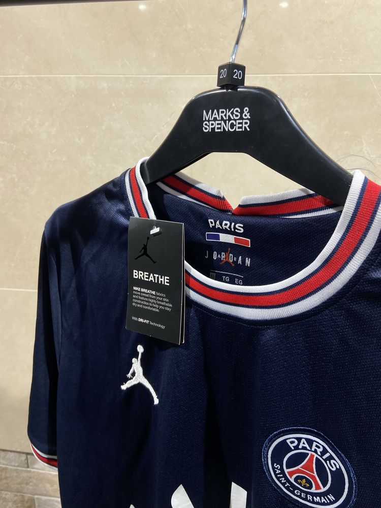 Нова футболка Jordan-Paris