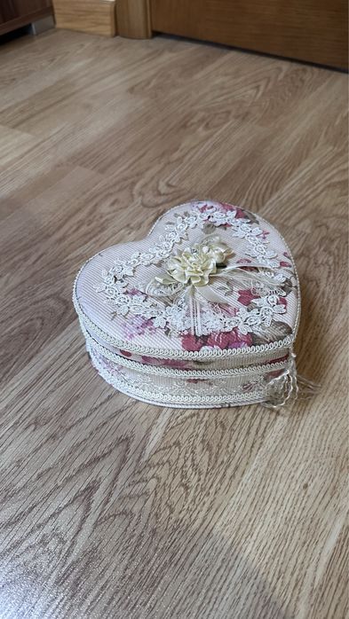 Скринька для прикрас