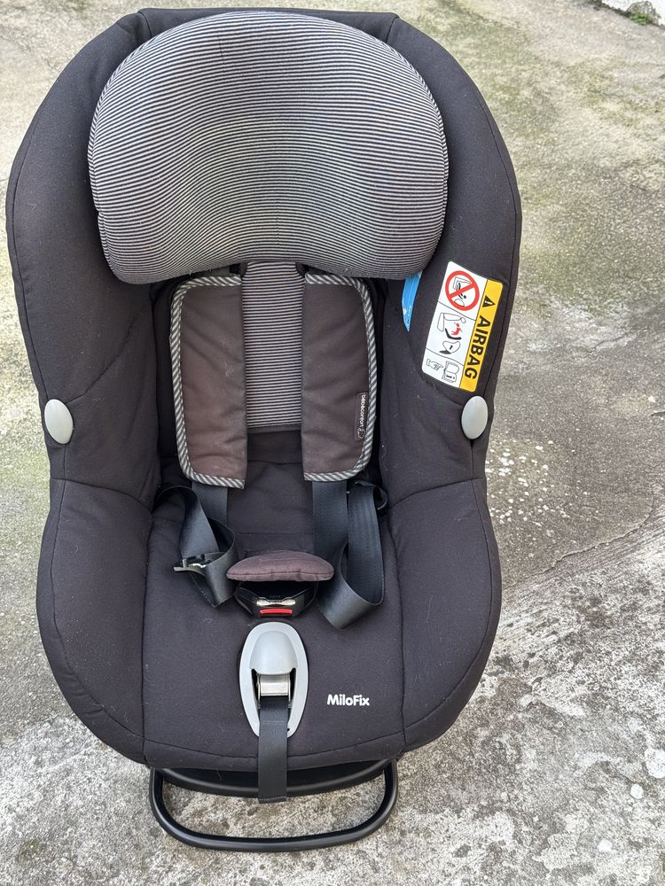 Cadeira auto Bebeconfort MILOFIX em bom estado