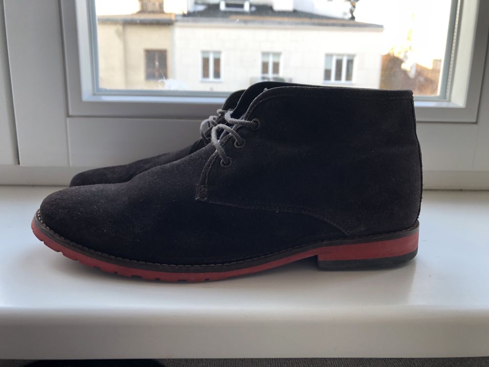 Chukka boots zamszowe brazowe Kurt Geiger