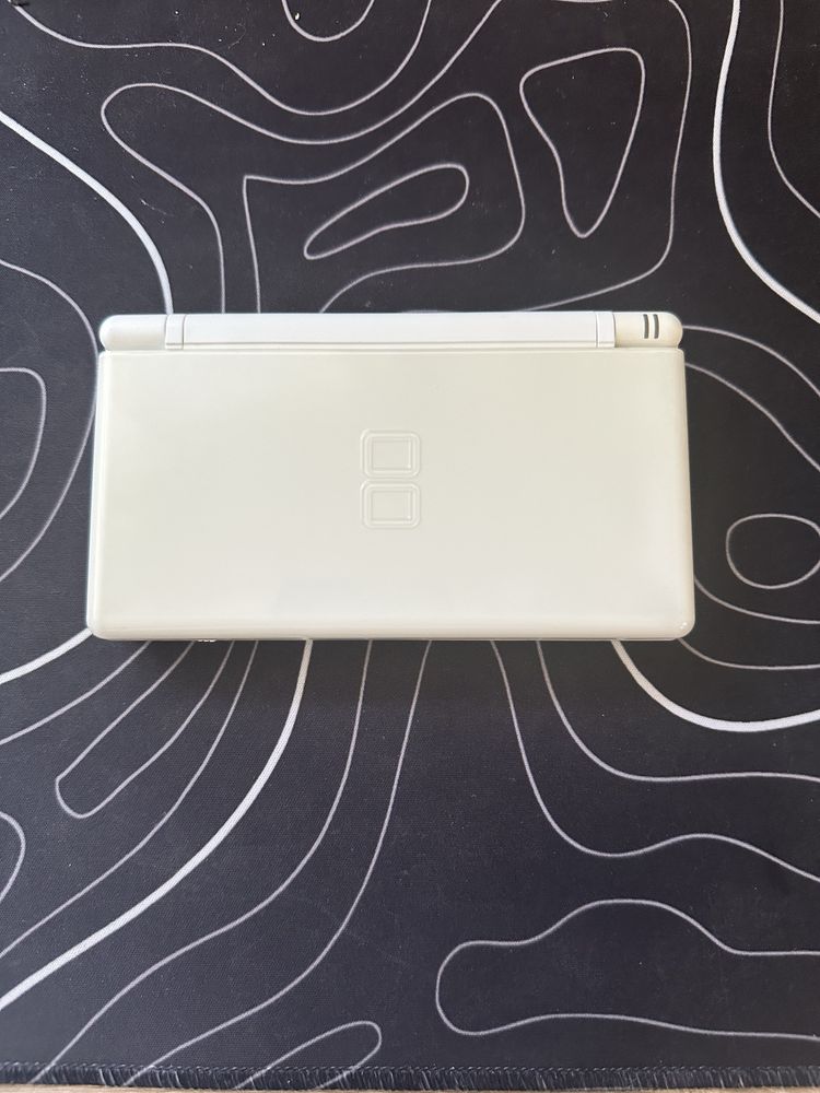 Ігрова приставка Nintendo DS