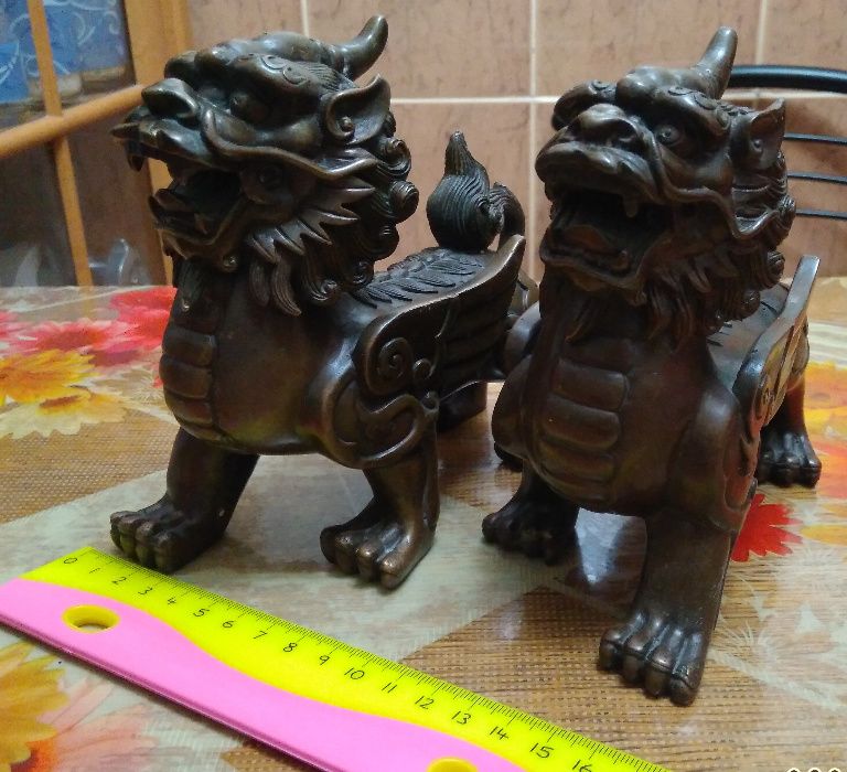 Бронзовые статуэтки  божественных китайских львов стражников