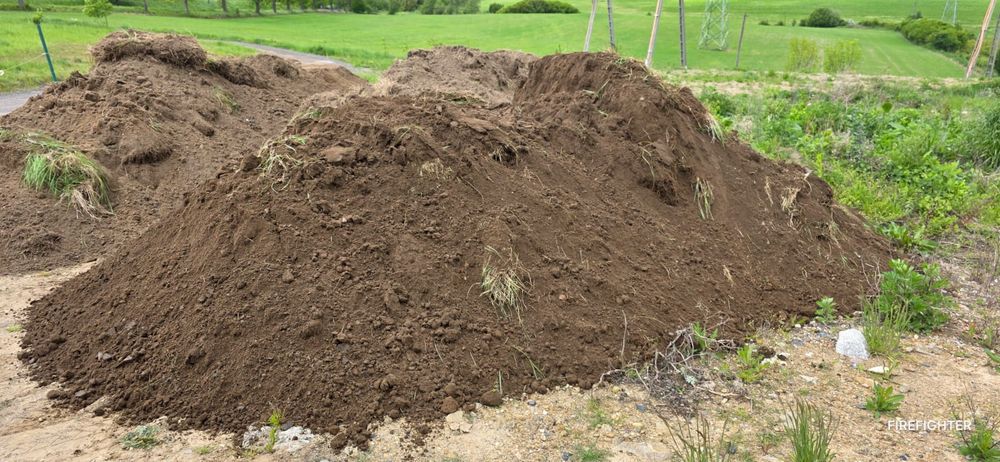 Ziemia pod trawnik humus ogrodowa czarnoziem