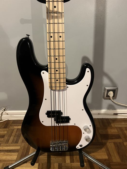 Fender squier sonic precision bass