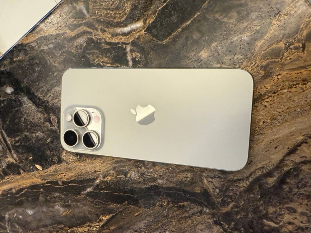 Iphone 15 pro max Stan idealny