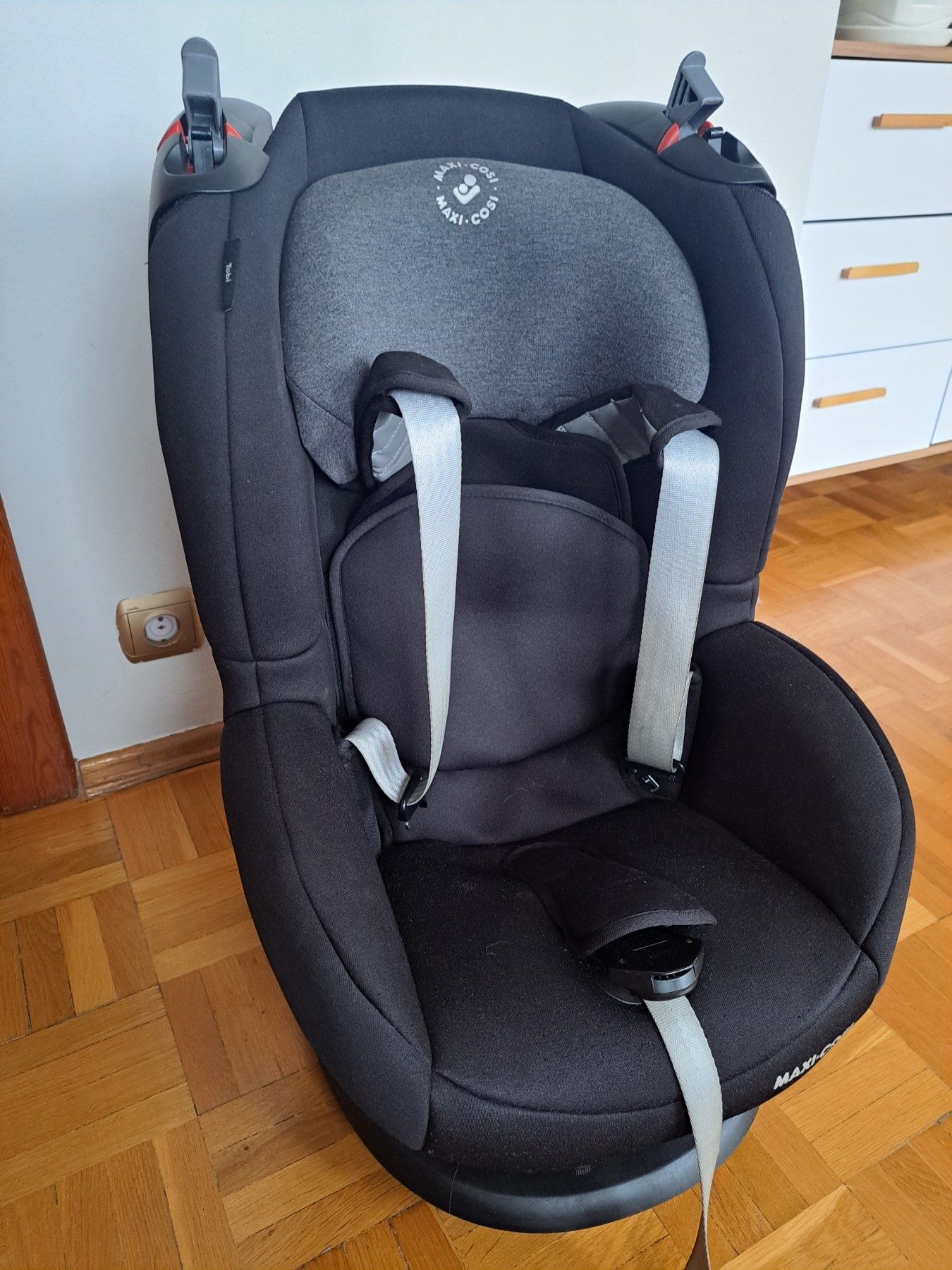 Fotelik Maxi Cosi Tobi czarny 9-18 kg