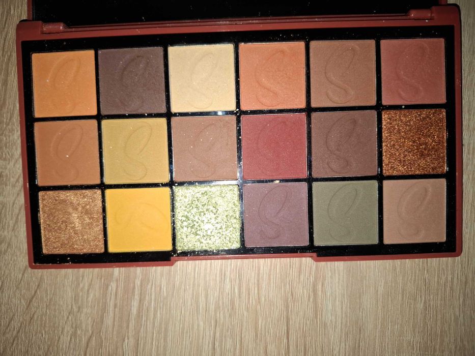 Paleta cieni Hean / Revolution