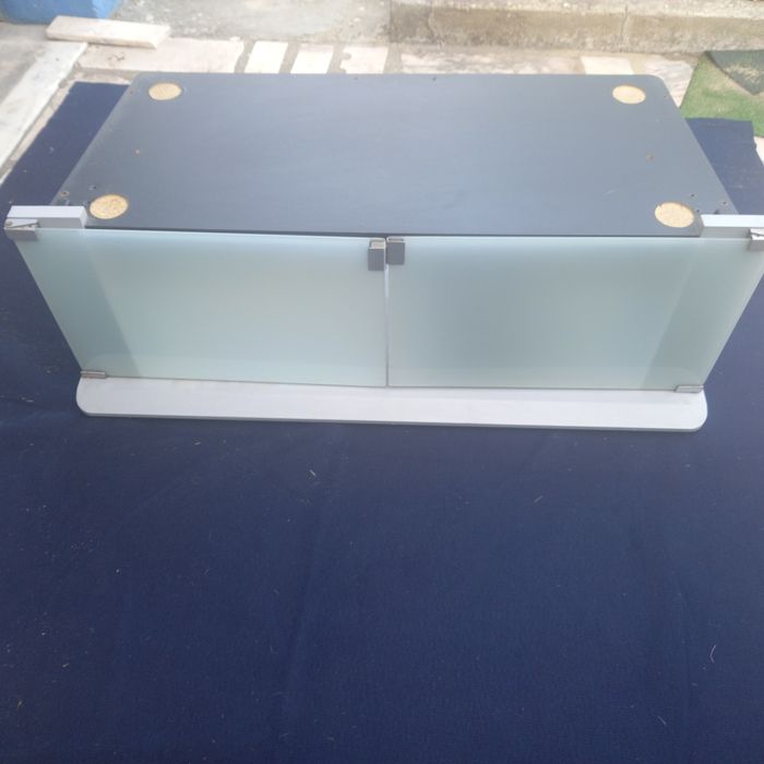 Vendo móvel para TV a muito bom preço.