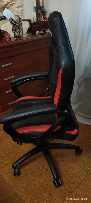 Cadeira de escritório usada estado como nova