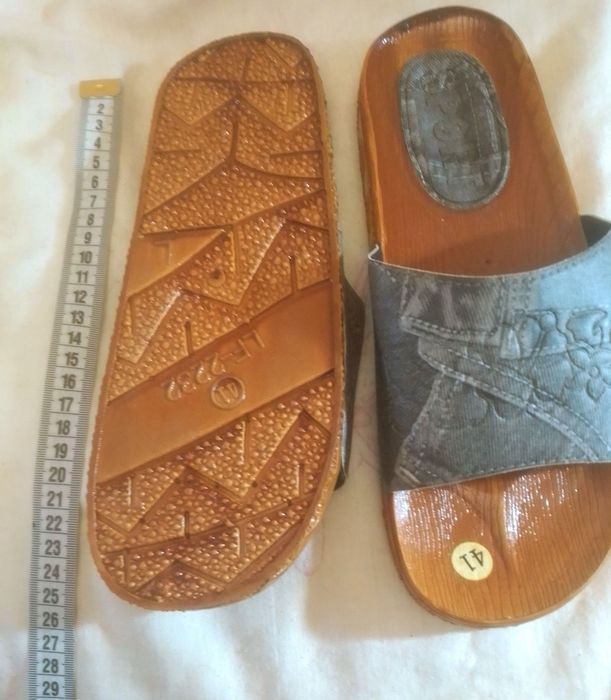 Шльопанці літнє взуття