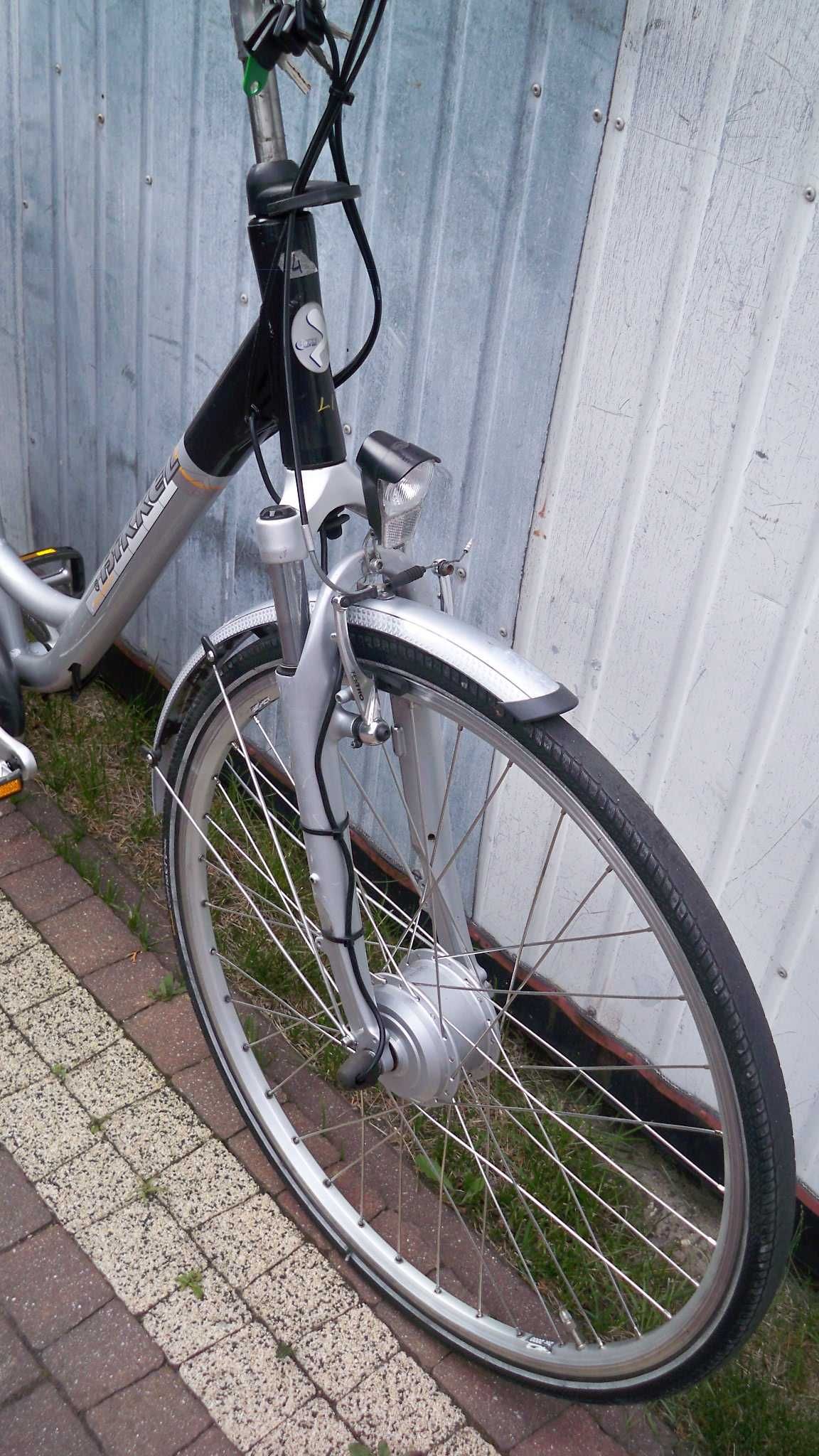 Elektryczny rower BIKKEL rama 54 cm. ALUMINIOWA Nexus 8 koła 28