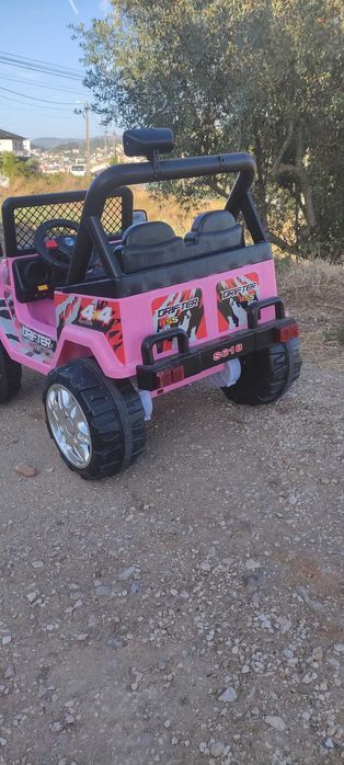 Jipe a bateria com telecomando