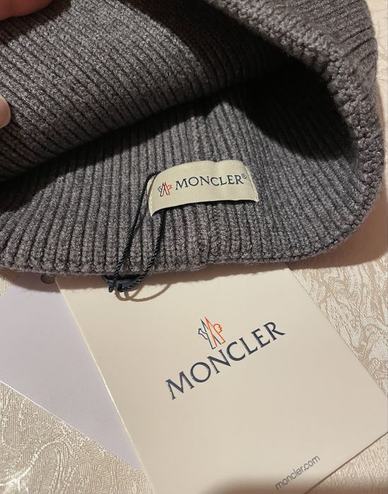 Шапка Moncler жіноча