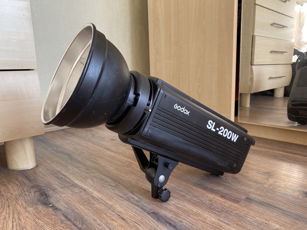 Постійне світло Godox SL-200W LED Video Light (SL200W)/Видео свет