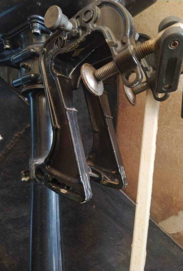 Motor Suzuki  2.2  (sem propeller)