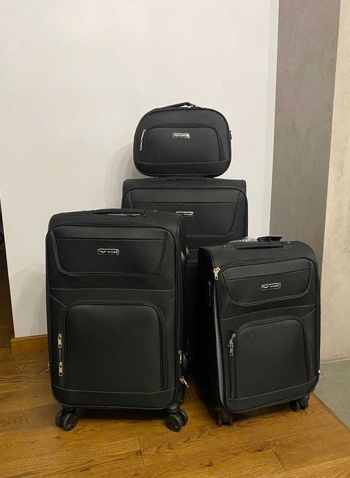 wings валіза чемодан на 4колесах Польша