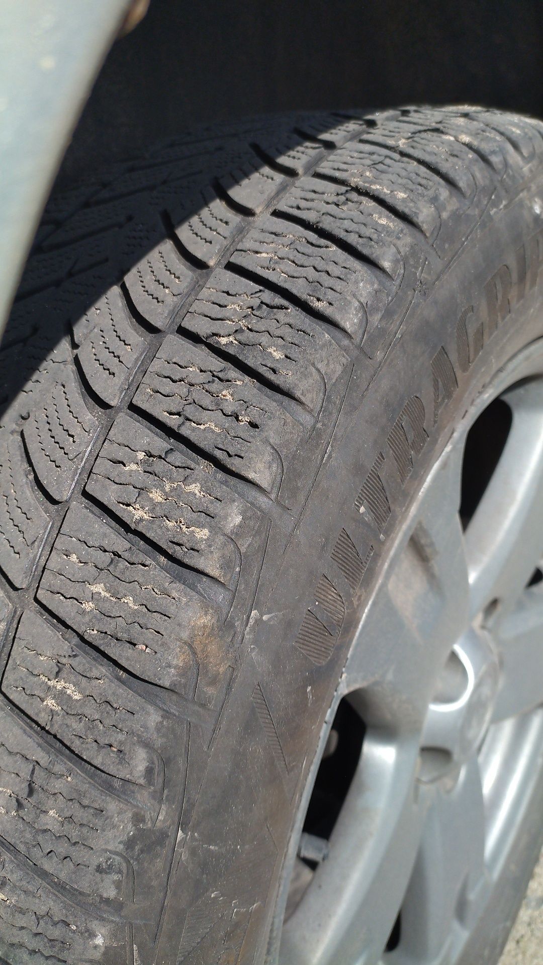 Комплект 235/60 R18 GoodYear ULTRAGRIP ICE SUV