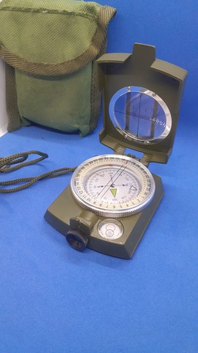 Компас туристический
