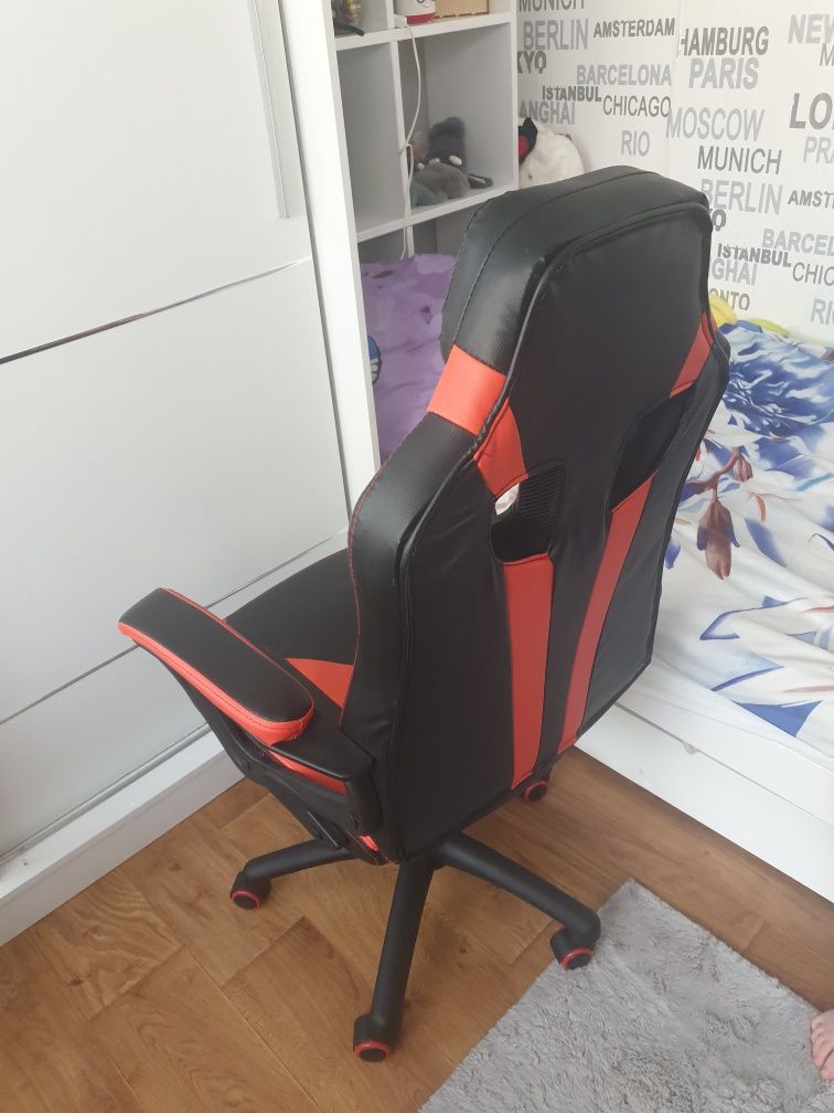 Fotel HUZARO Force 2.5 Czerwony