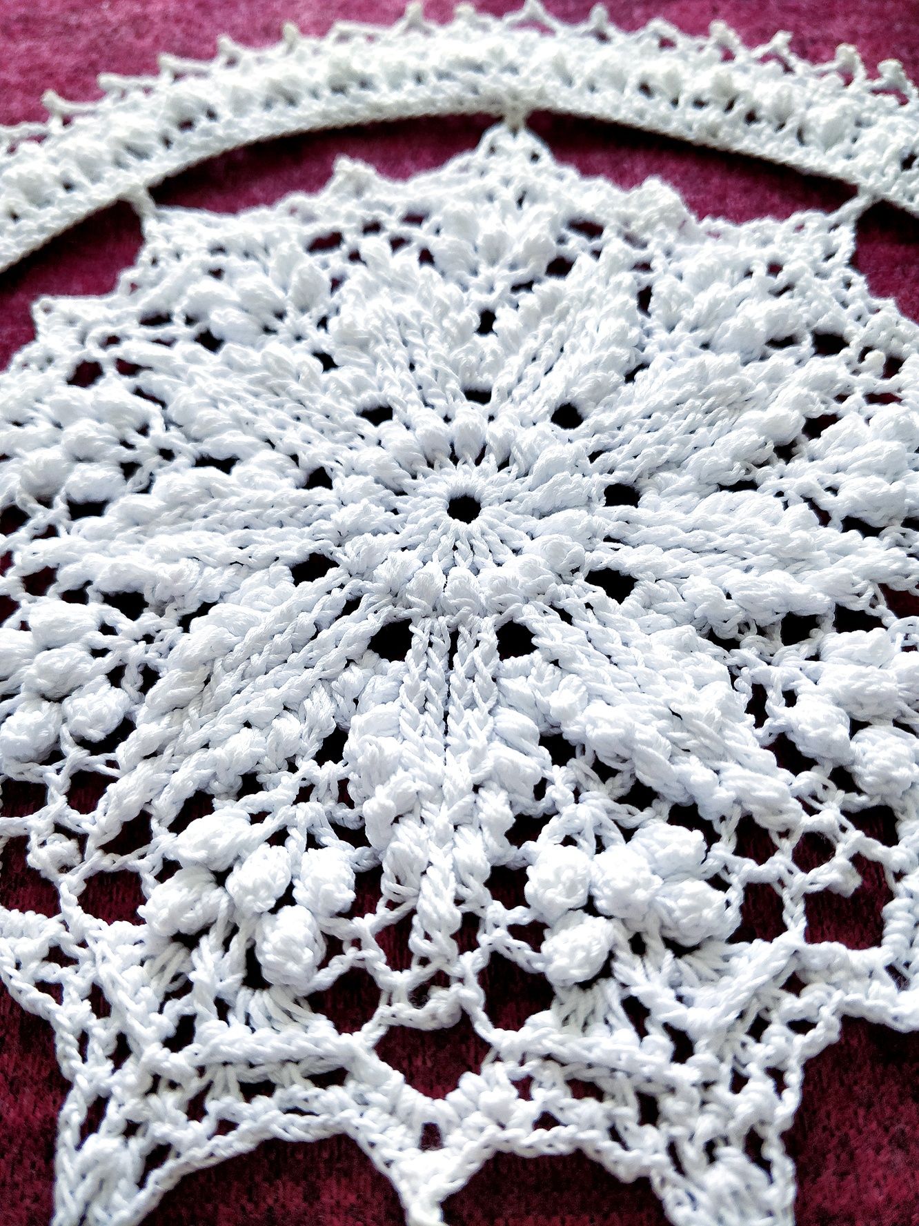 Rustykalna ażurowa biała serweta na szydełku Zawieszka Handmade