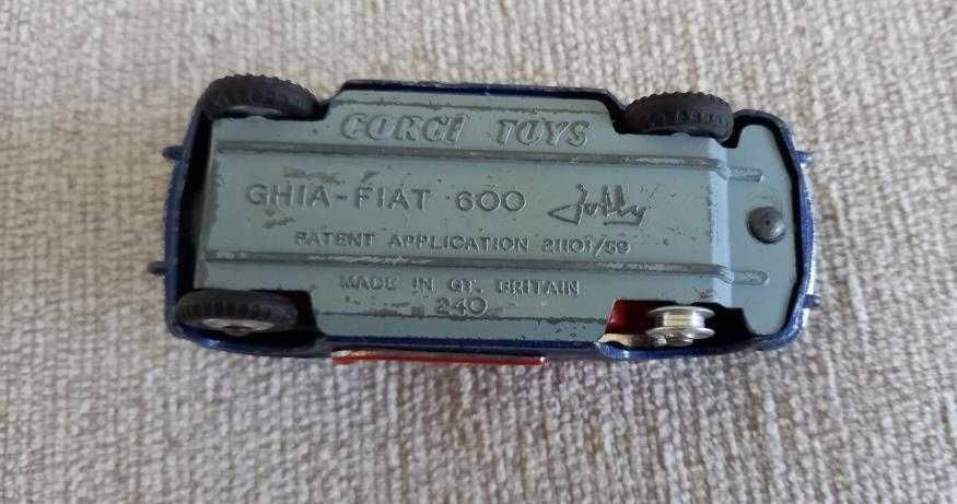 Miniatura - Ghia – Fiat 600 Jolly – CORGI TOYS