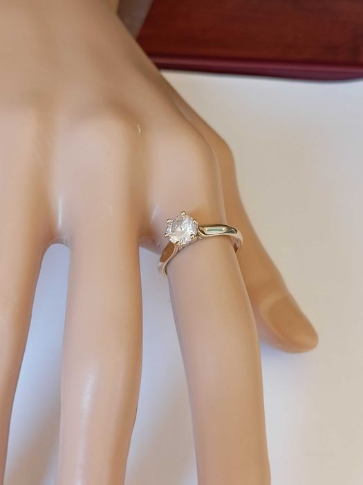 Złoty pierścionek 585 z brylantem 1,0 ct (certyfikat )