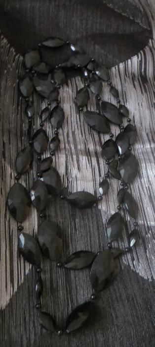 Colar preto, lapidado , unido com fio c/ 75 cm - Bijutaria Francesa