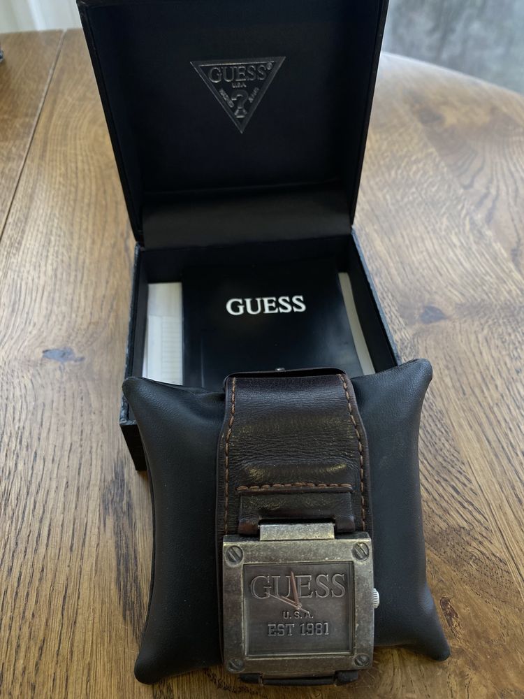 Часы Guess w90025 G1