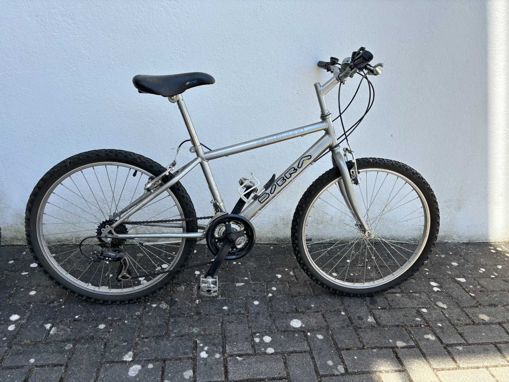 Bicicleta com pouquíssimo uso.