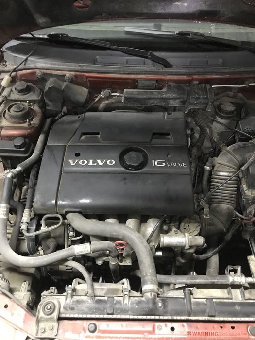 вольво v40 двигун 1,8 16v