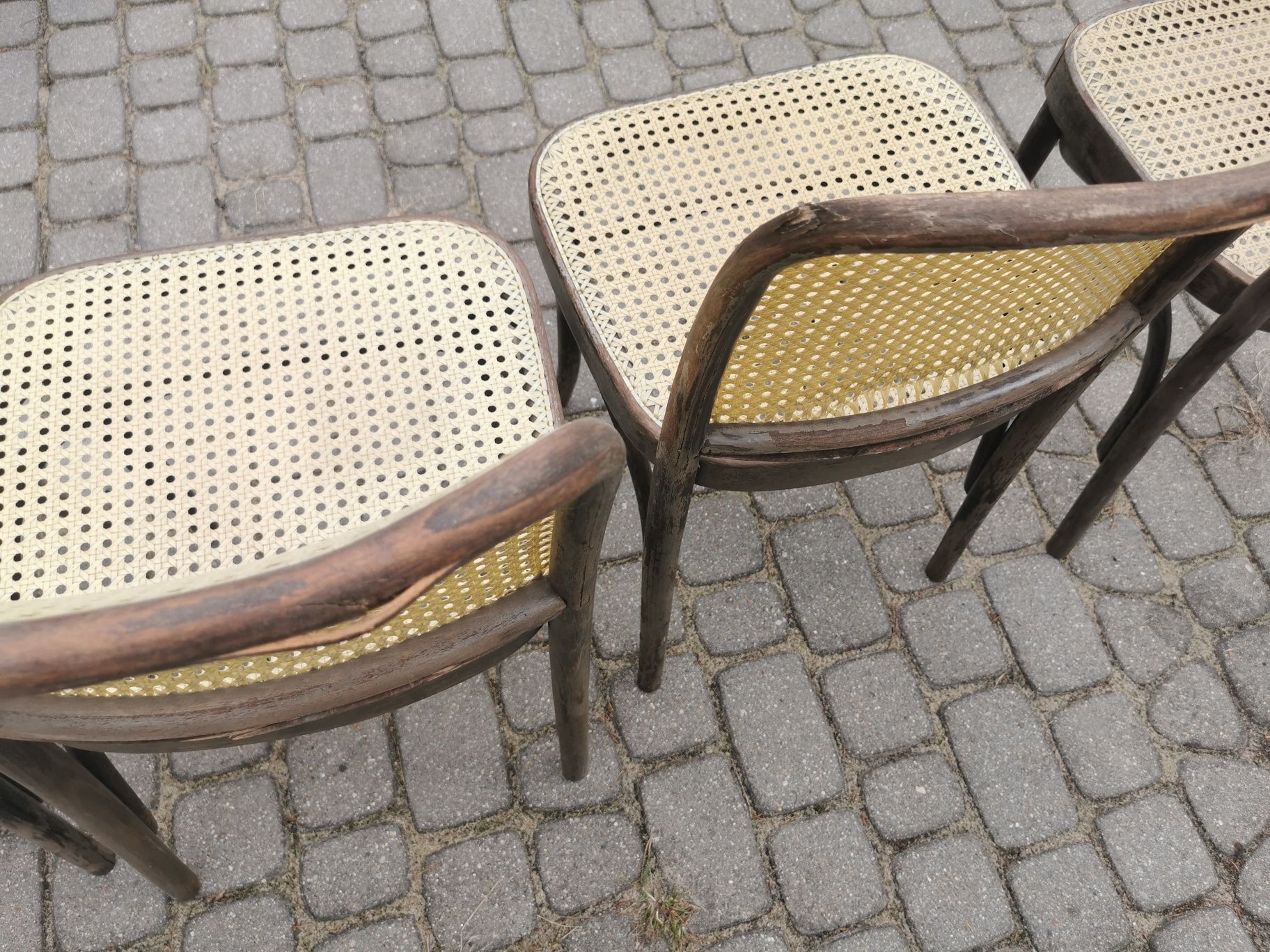 4 Krzesła typu Thonet, plecionka wiedeńska