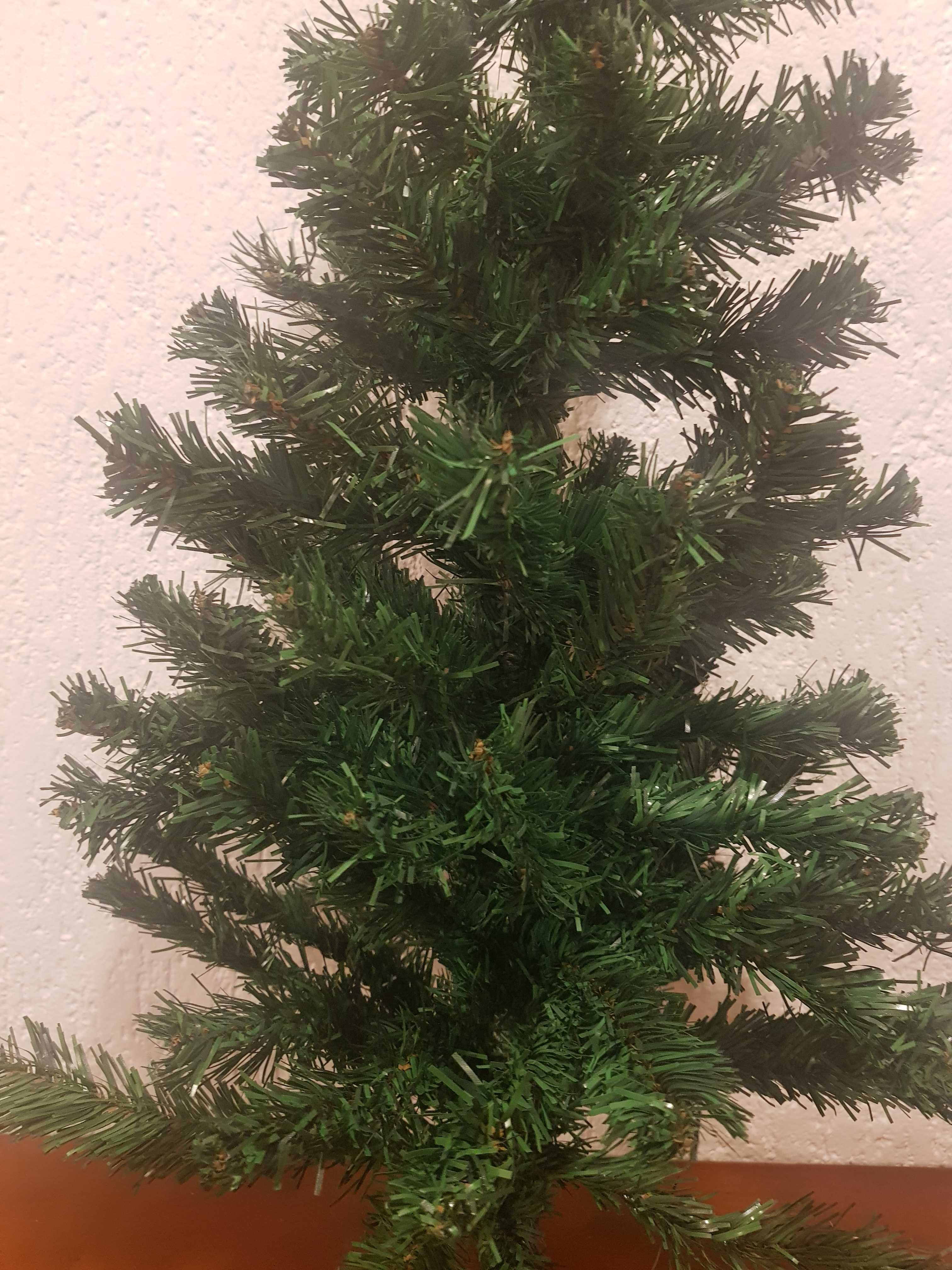 Arvore de Natal pequena (oferta das luzes de Natal)