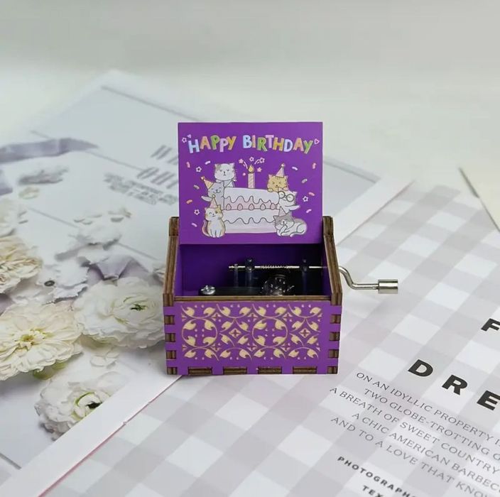 Drewniana urodzinowa pozytywka muzyczna szkatułka „Happy Birthday”