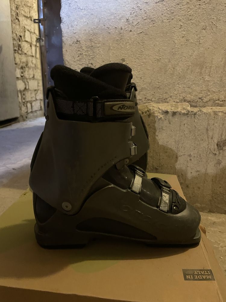 But narciarski Nordica 26,5