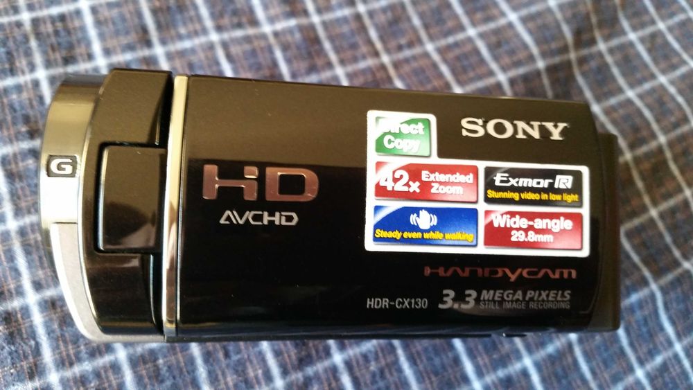 Sony HDR-CX130E видеокамера с зарядным устройством